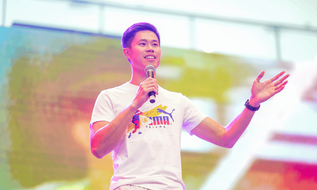 EJ Obiena welcomes his fans at the High Flying Hangout event